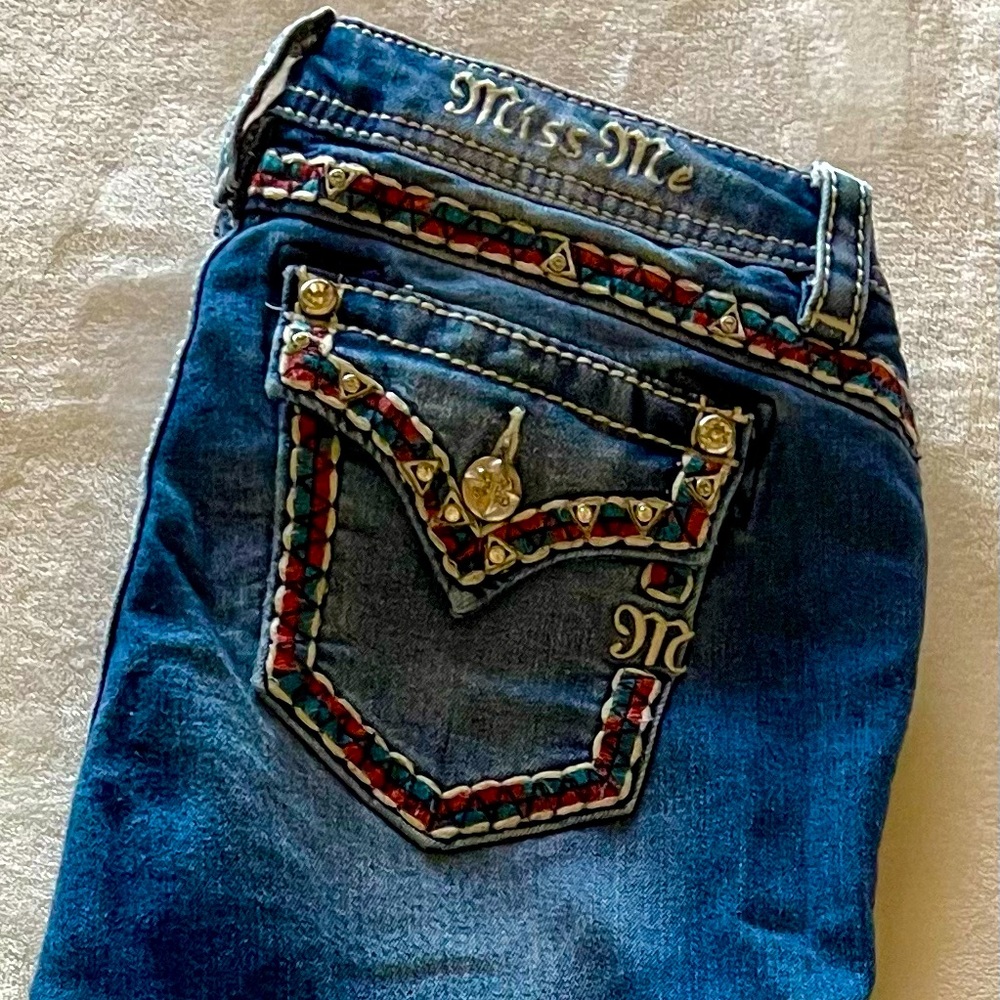 Girl’s Authentic Miss Me Denim Jeans
Size US 16